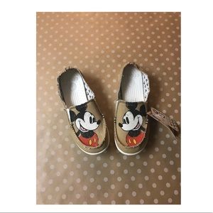 Disney Crocs Mickey Mouse Canvas slip on